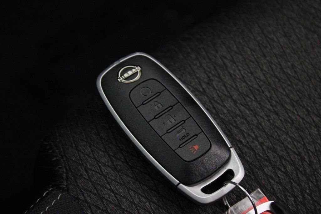 2024 Nissan Rogue SV - Photo 28