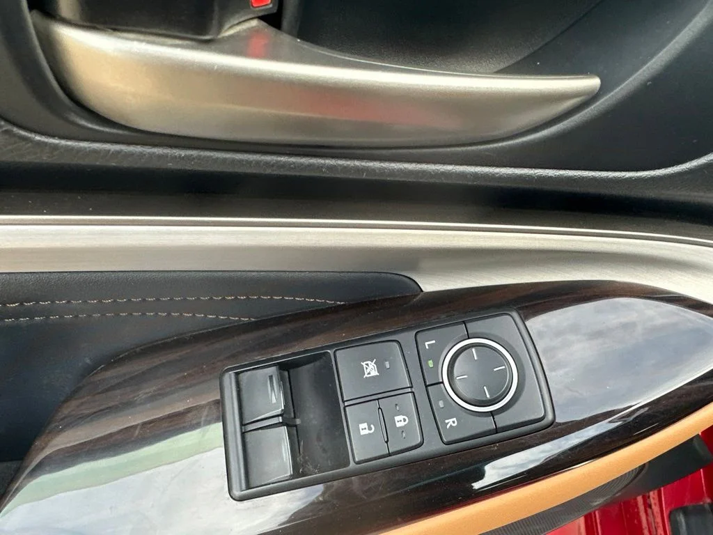 Used 2016 Red Lexus 200t image 7