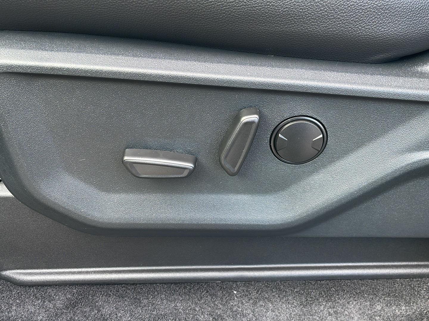 New 2026 Antimatter Blue Metallic Ford Lariat® image 9