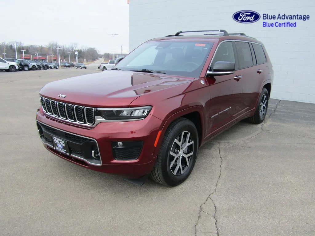 Certified Used 2022 Velvet Red Pearlcoat Jeep Overland image 44