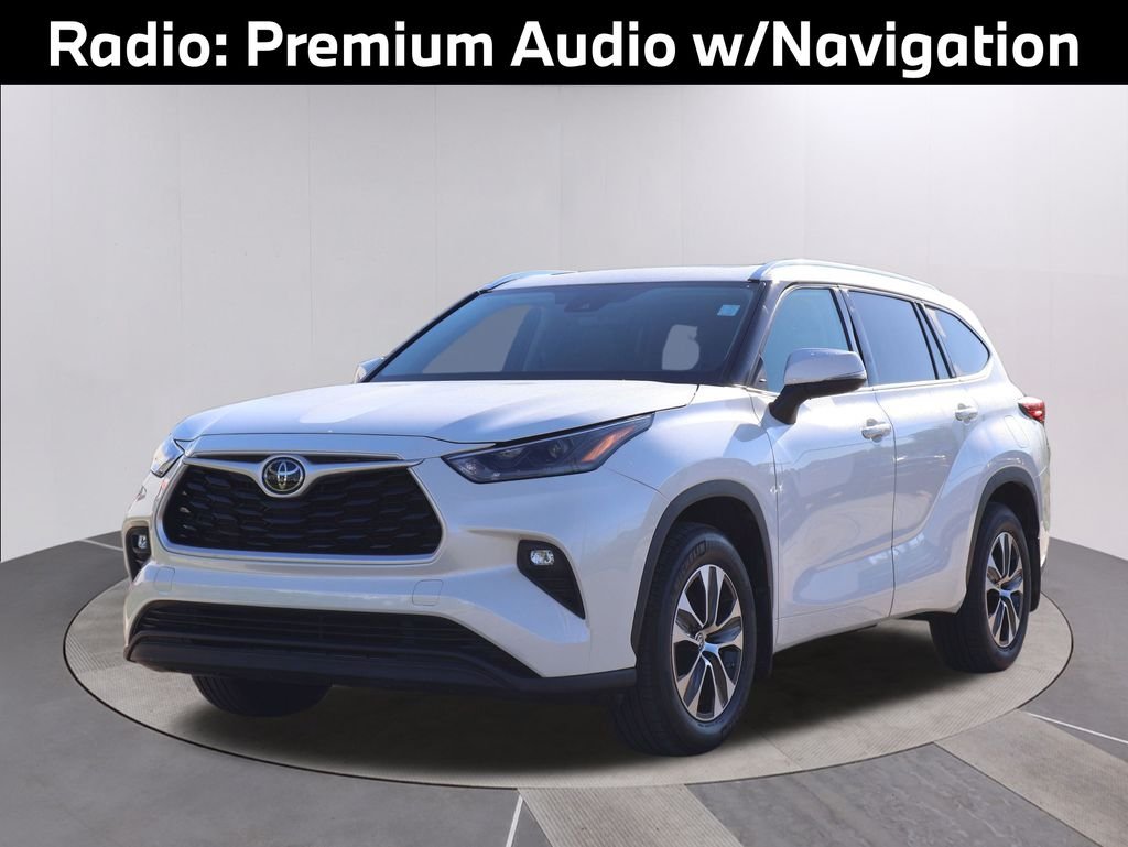 2021 Toyota Highlander XLE photo 4