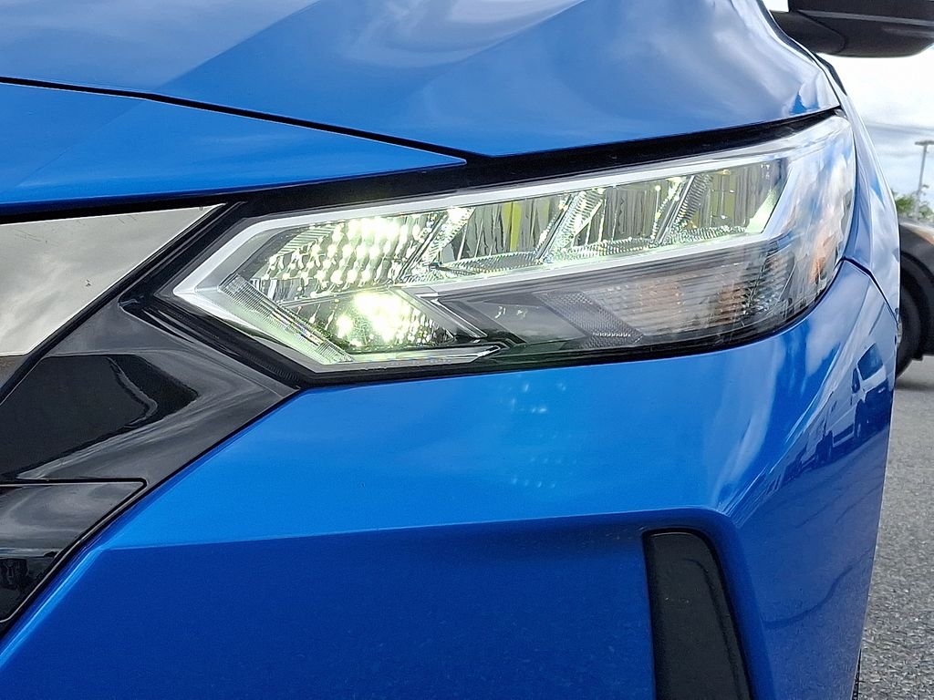 Used 2022 Blue Nissan SR image 10