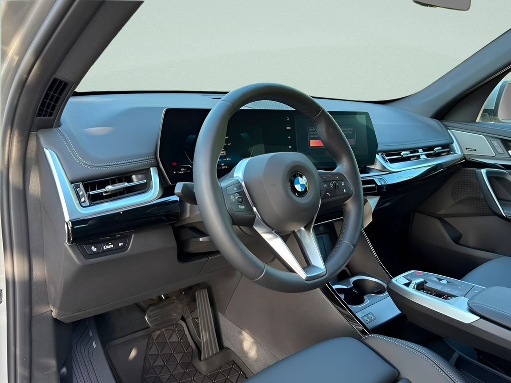New 2026 Space Silver Metallic BMW xDrive28i image 9