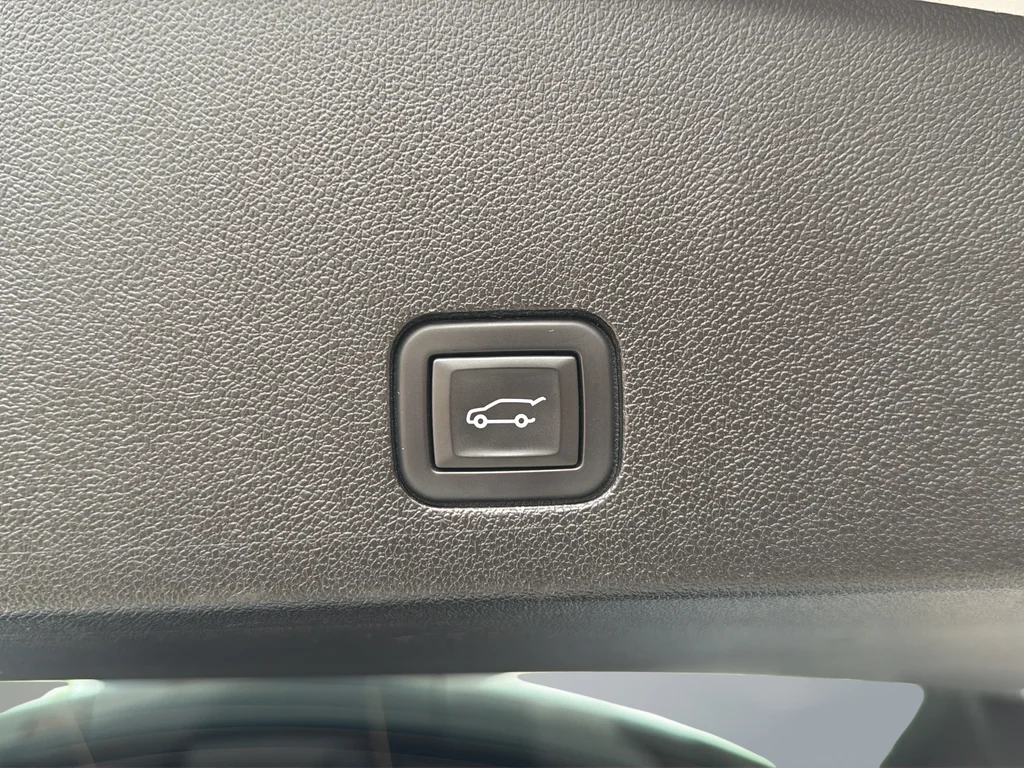 Used 2023 White Cadillac Premium Luxury image 32