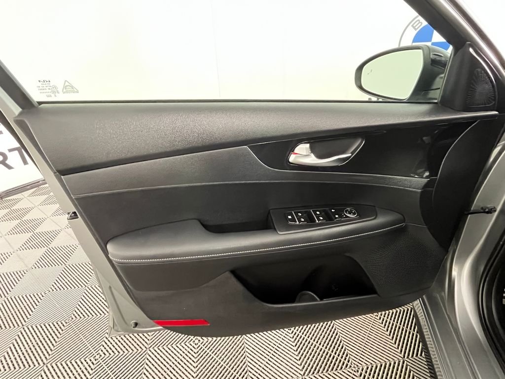Used 2022 Gray Kia GT-Line image 27