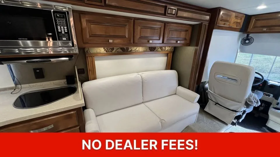 Used 2013  TIFFIN  image 6