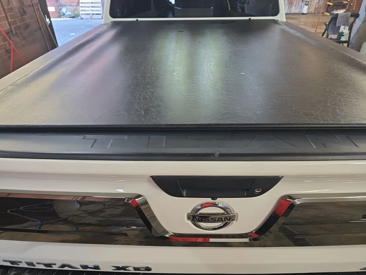 Used 2019 White Nissan Platinum Reserve image 21