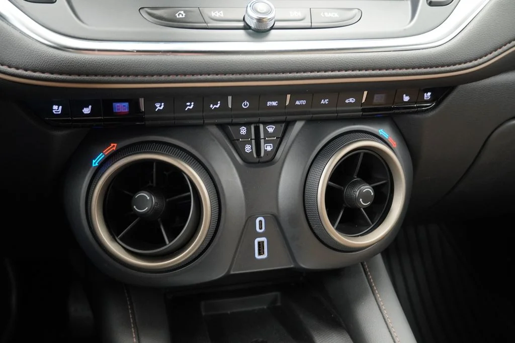 Used 2025 Beige Chevrolet Premier image 17
