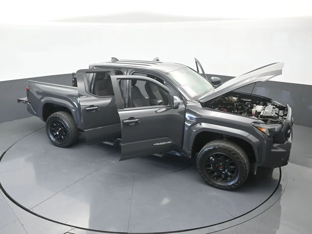 Used 2025 Underground Toyota SR5 image 76