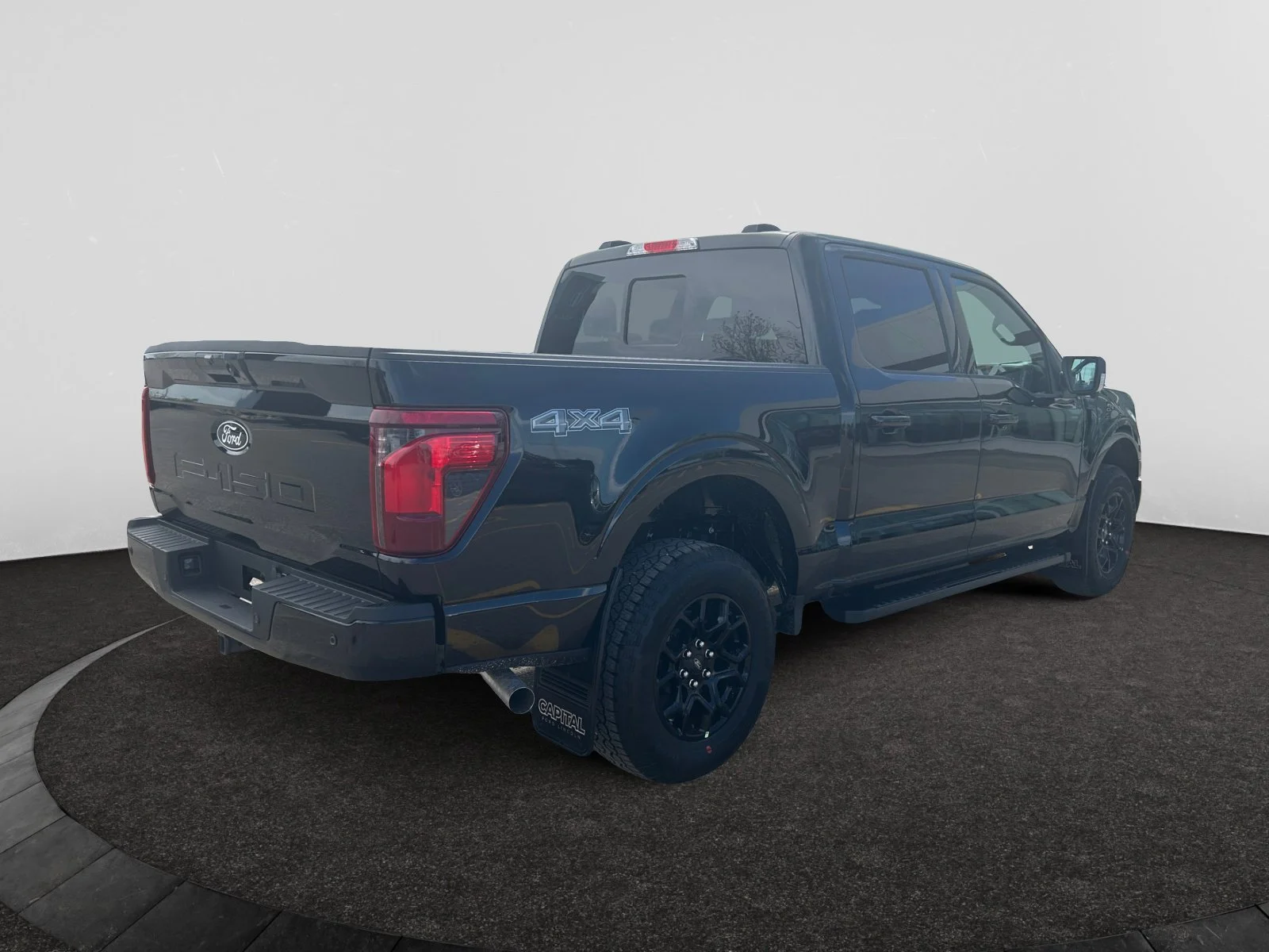 New 2026 Agate Black Metallic Ford XLT image 5