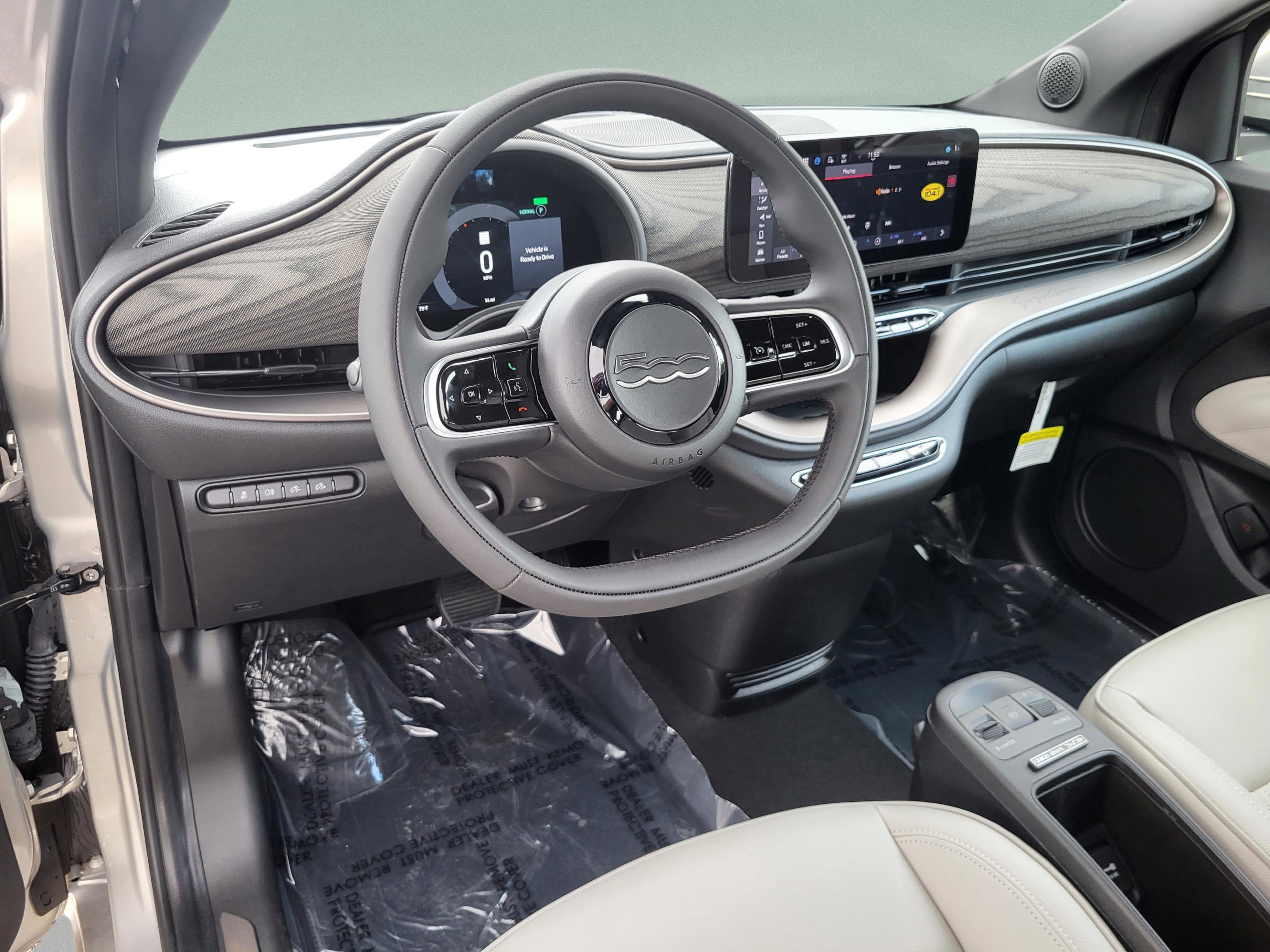 2025 FIAT 500e Base - Photo 42
