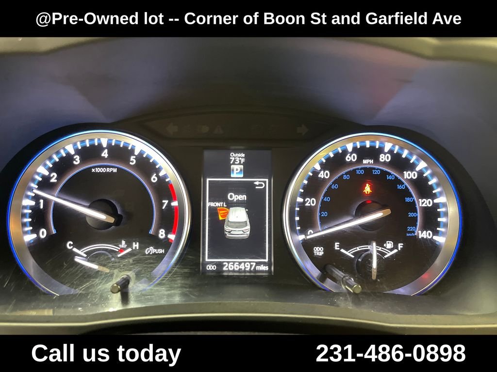 Used 2015  Toyota XLE V6 image 21