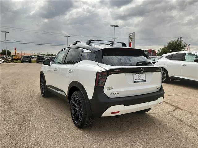New 2027 XAB 2T White Black Nissan SR All-Wheel Drive image 2