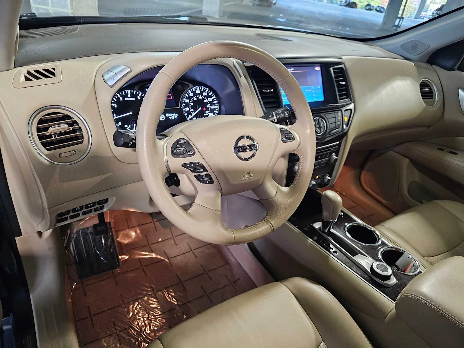 Used 2014 Dark Slate Nissan Platinum image 2