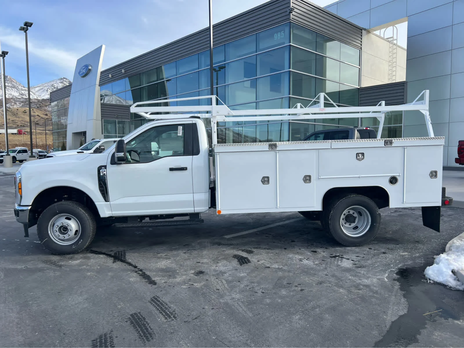 2025 Ford F-350 Super Duty Chassis Cab XL - Photo 12
