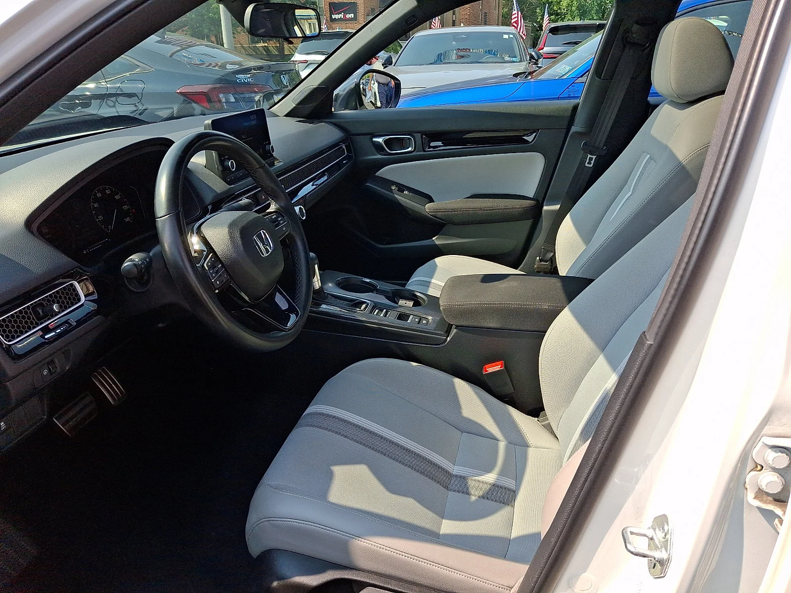Used 2025 Platinum White Pearl Honda Sport image 11