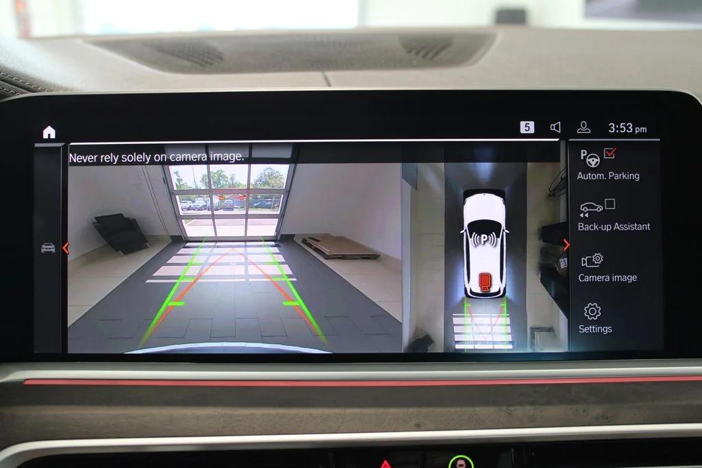 Used 2022 White BMW xDrive40i image 17