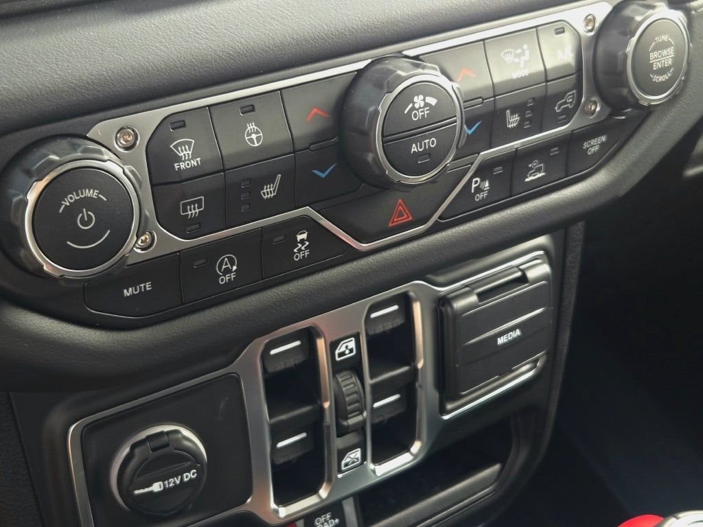 New 2026 Hydro Blue Pearlcoat Jeep Rubicon X image 30