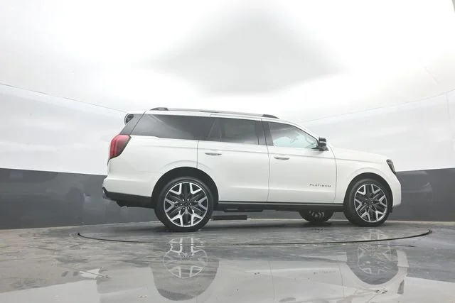 New 2026 Star White Metallic Tri-Coat Ford Platinum® image 40