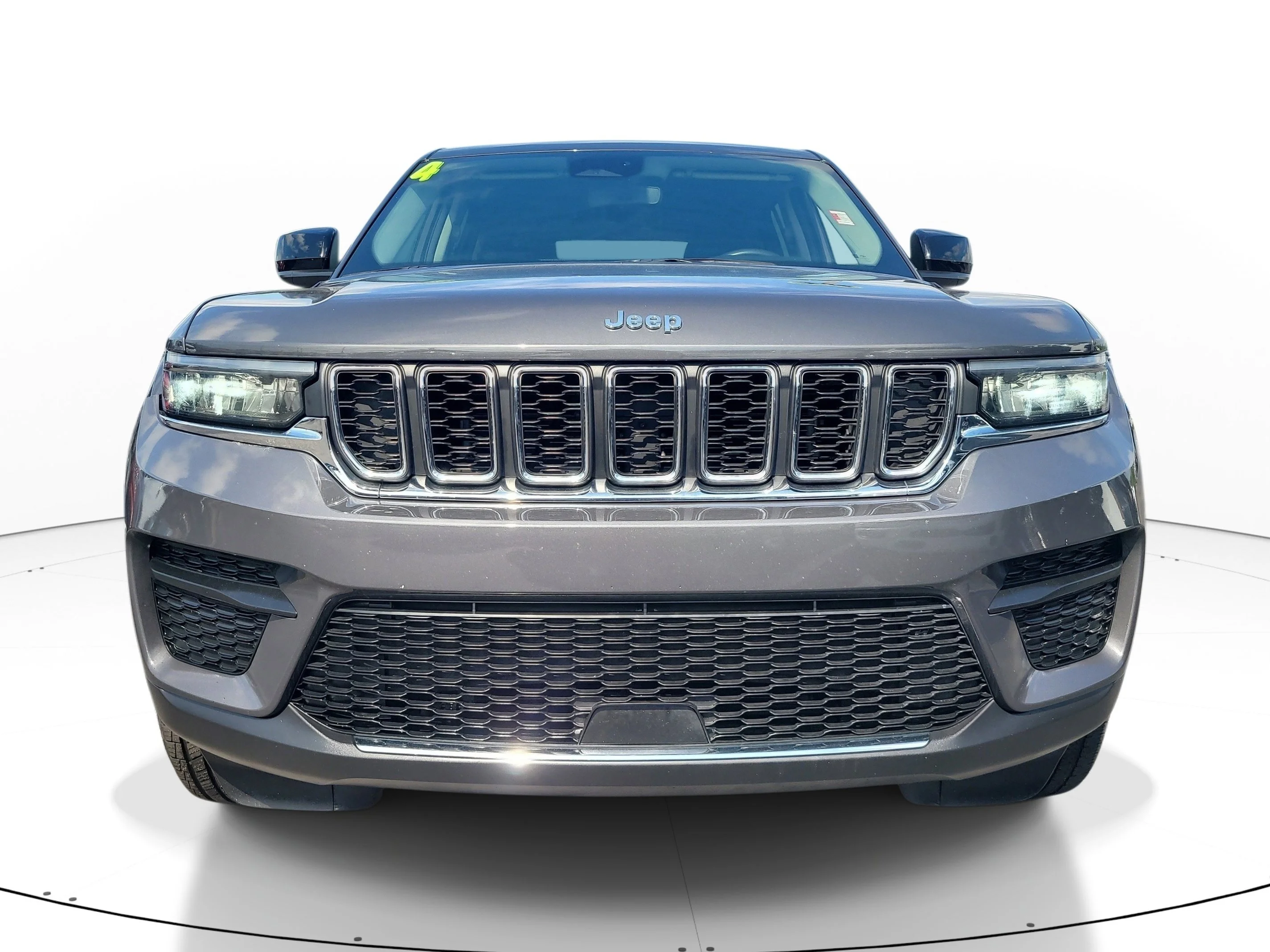 Used 2024 Baltic Gray Metallic Clearcoat Jeep Laredo image 2