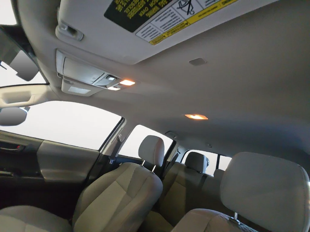 Used 2021 White Toyota SR image 17