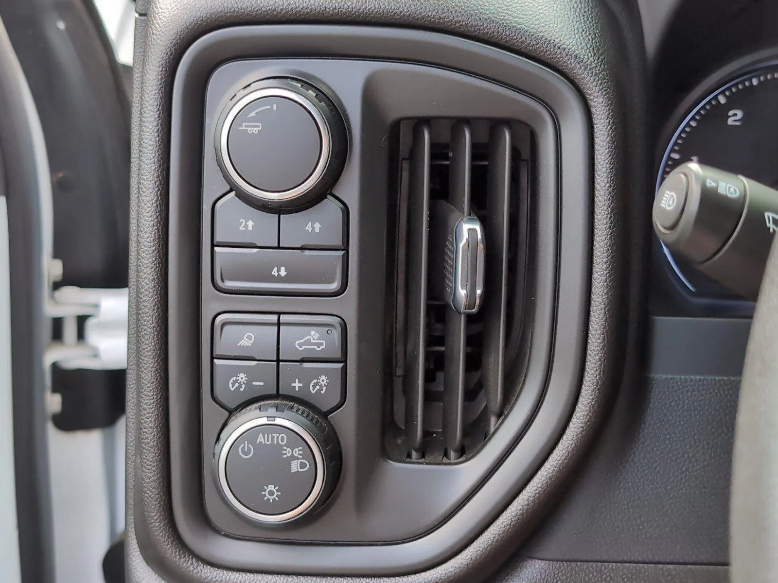 Used 2024 Summit White Chevrolet Custom image 29