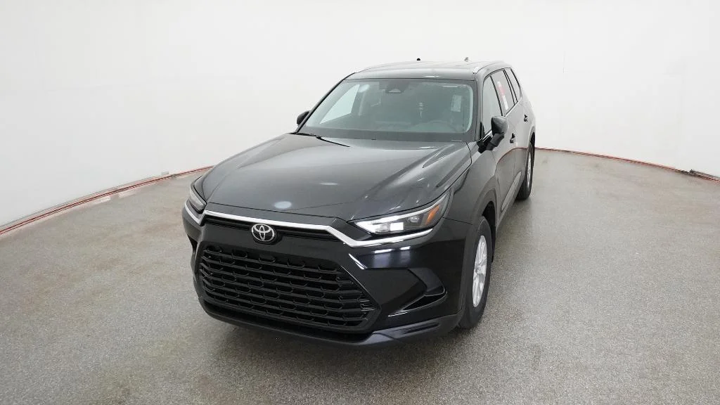 New 2026 Midnight Black Metallic Toyota XLE image 19