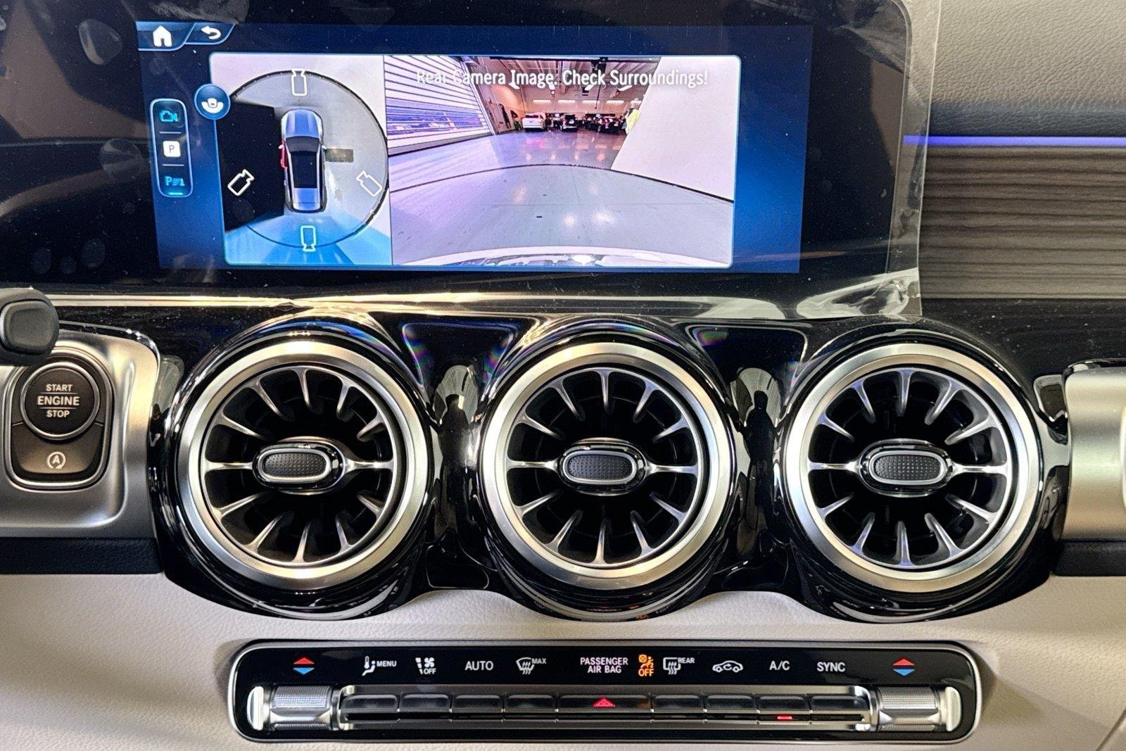 New 2026 Polar White Mercedes-Benz GLB 250 image 13