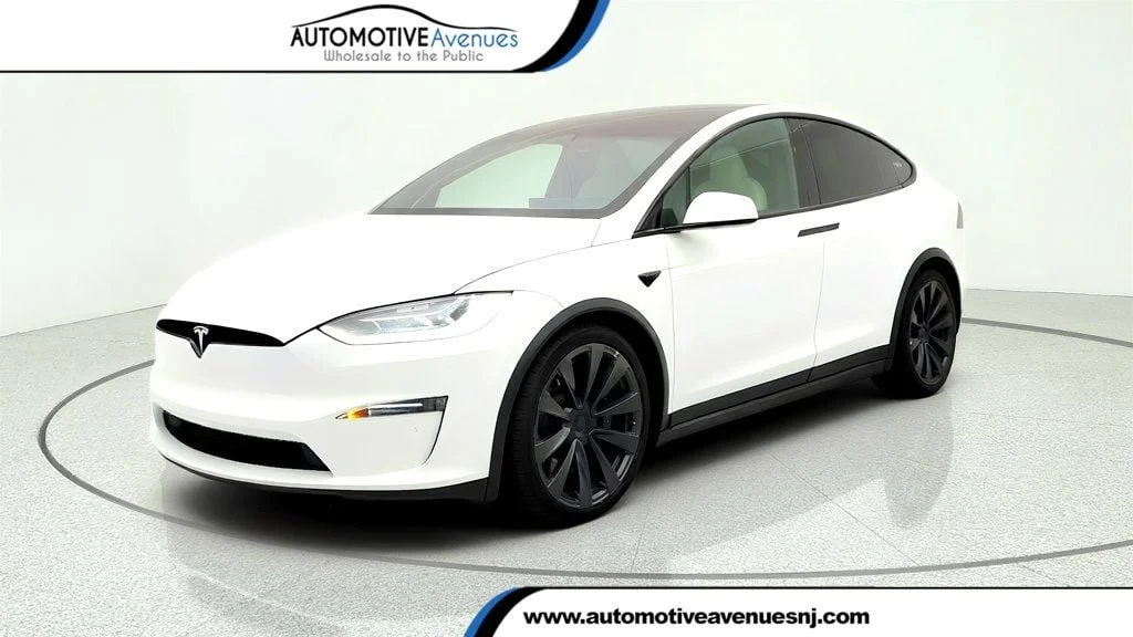 2022 Tesla Model X's photo