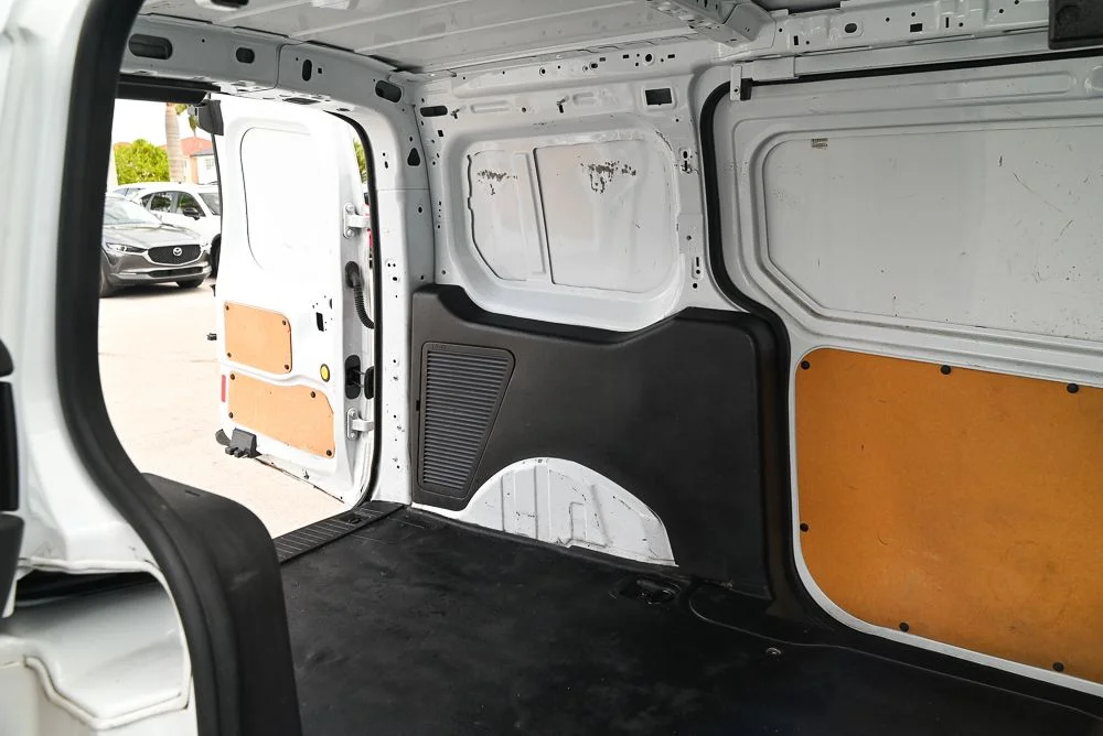 Used 2018 White Ford XL image 15