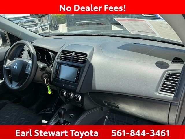 Used 2024 Gray Mitsubishi 2.0 ES image 27