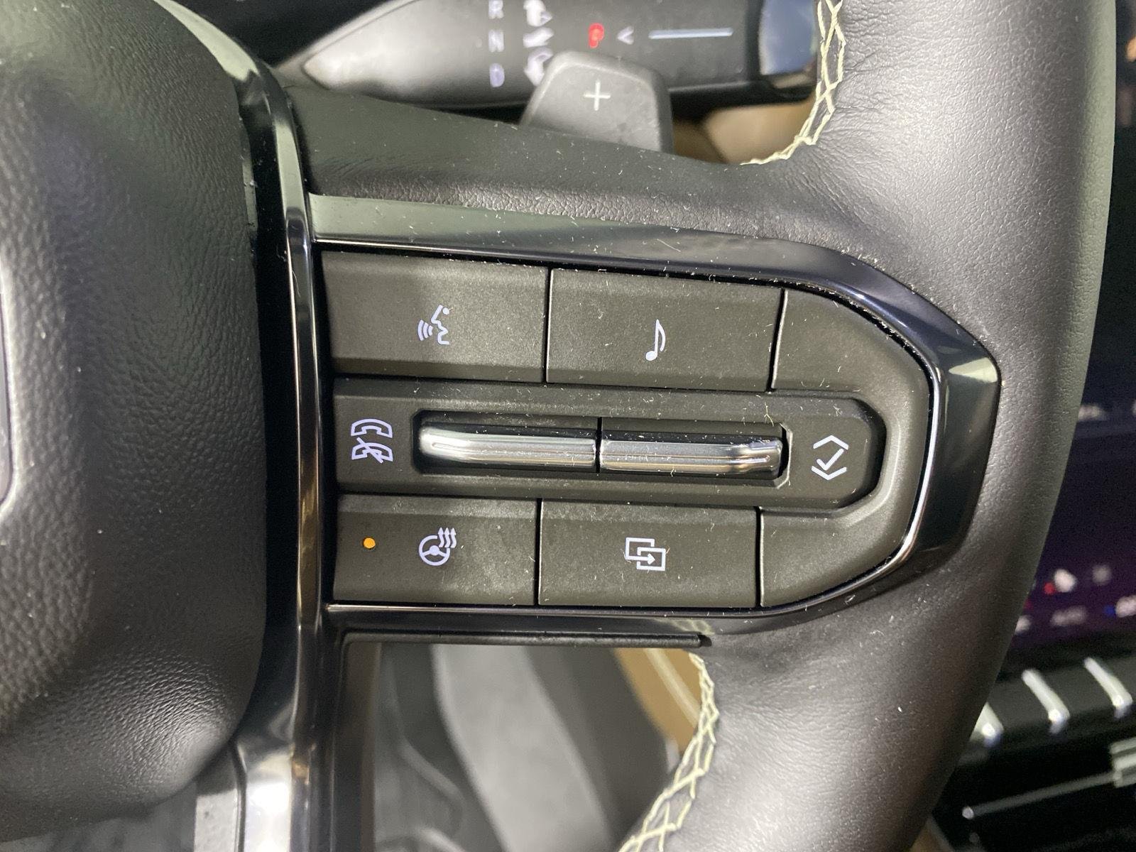 Used 2026 Onyx Black GMC Denali Ultimate image 17