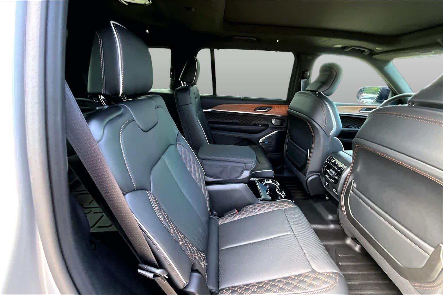 Used 2025 Silver Zynith Jeep Summit Reserve image 20