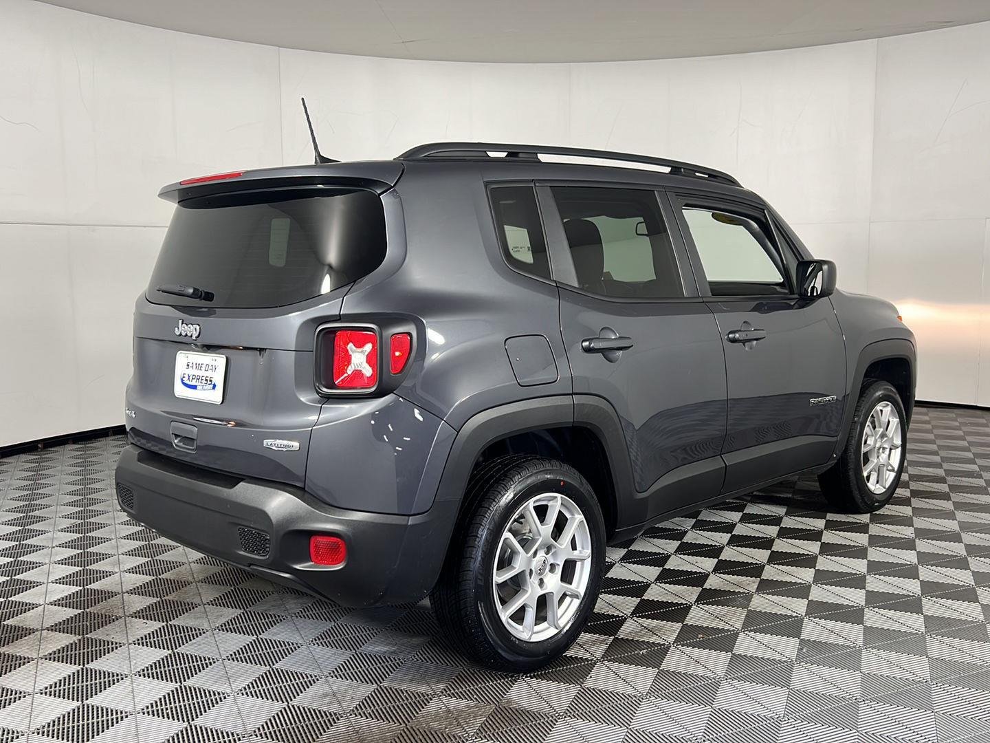 Used 2022 Graphite Gray Jeep  image 9