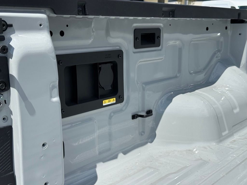 New 2026 Avalanche Ford XLT image 16