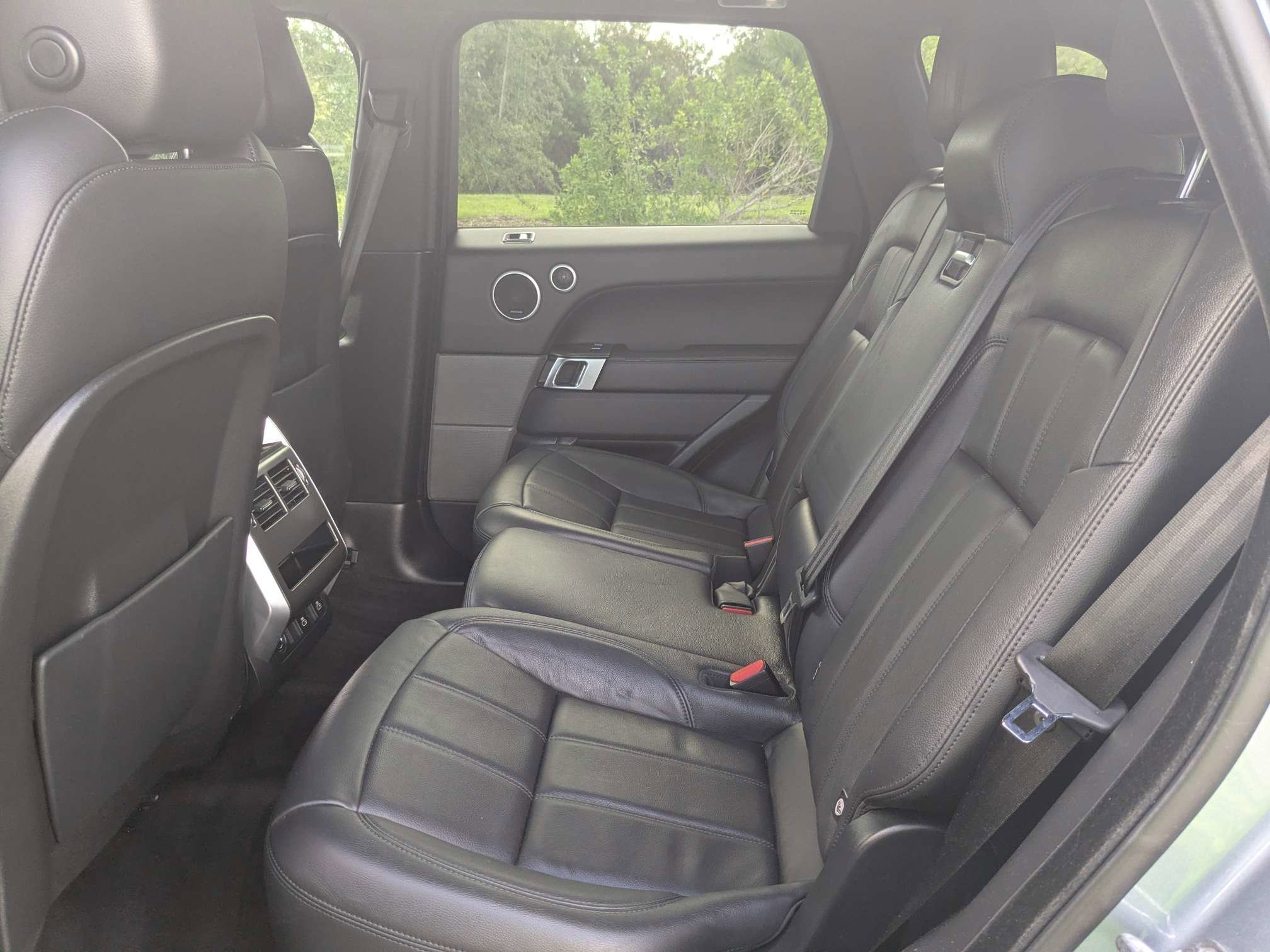 Used 2022 Petrolix Blue Land Rover SE image 19