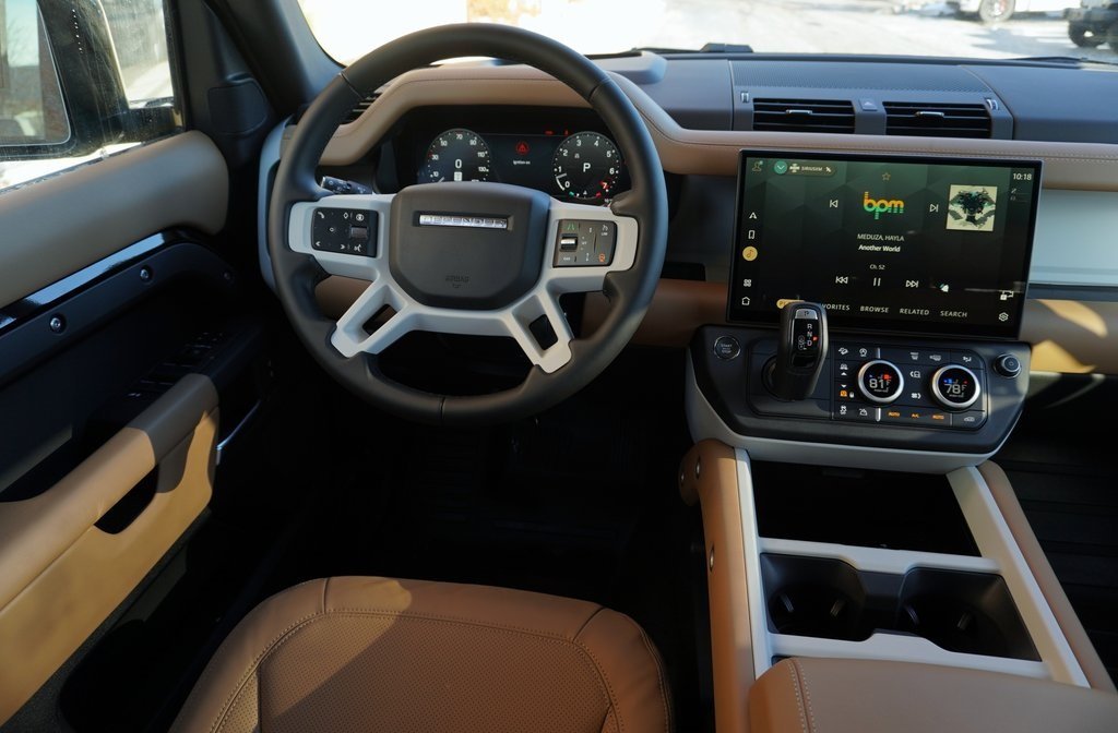 2026 LAND ROVER DEFENDER - Image 15