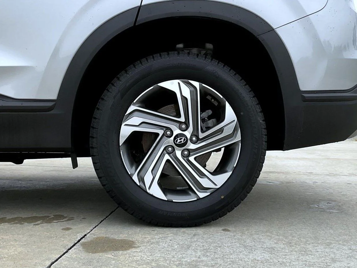 2021 Hyundai Santa Fe SE - Photo 23
