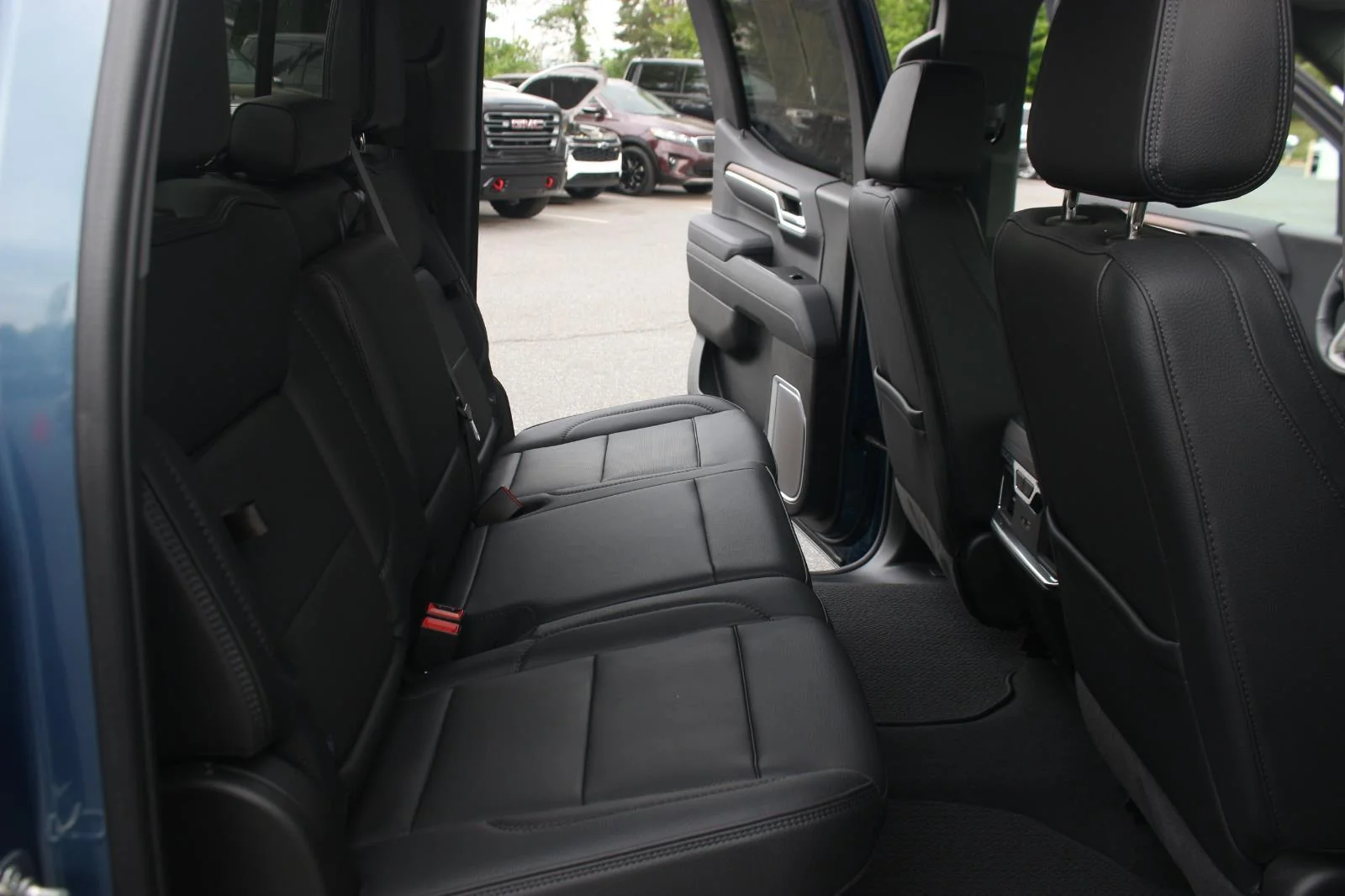 Used 2025 Downpour Metallic GMC Denali image 39