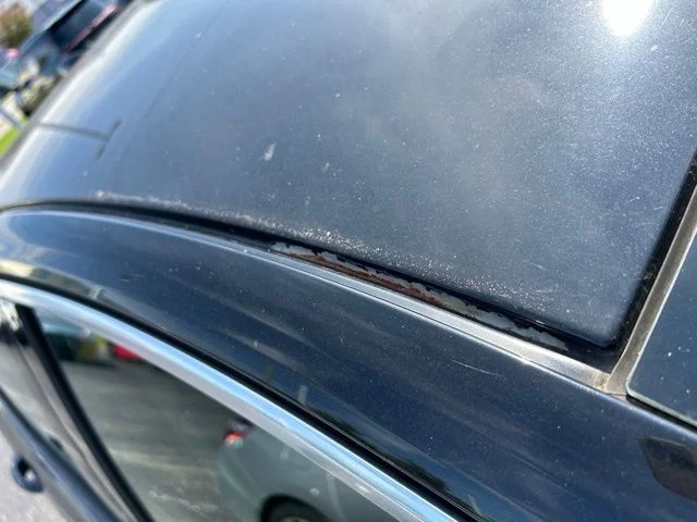 Used 2018 Black Buick Essence image 10