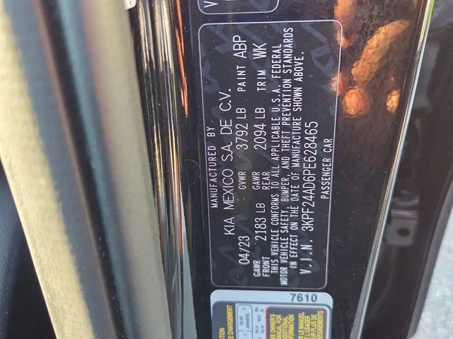 Used 2023 Black Kia LXS image 5