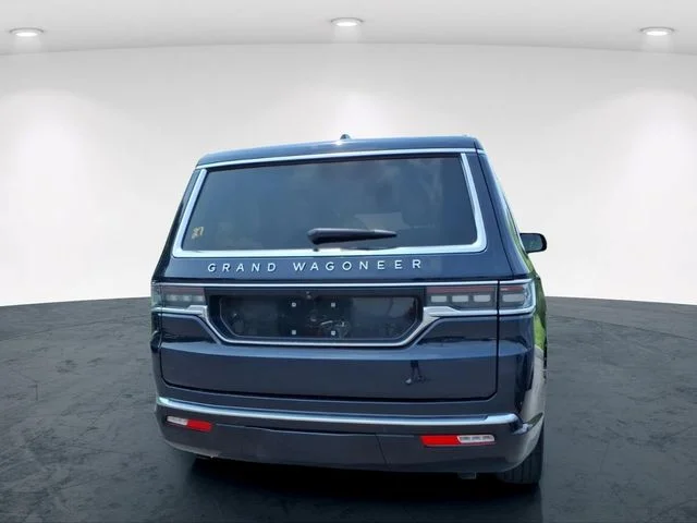 Used 2025 Black Jeep Base image 11