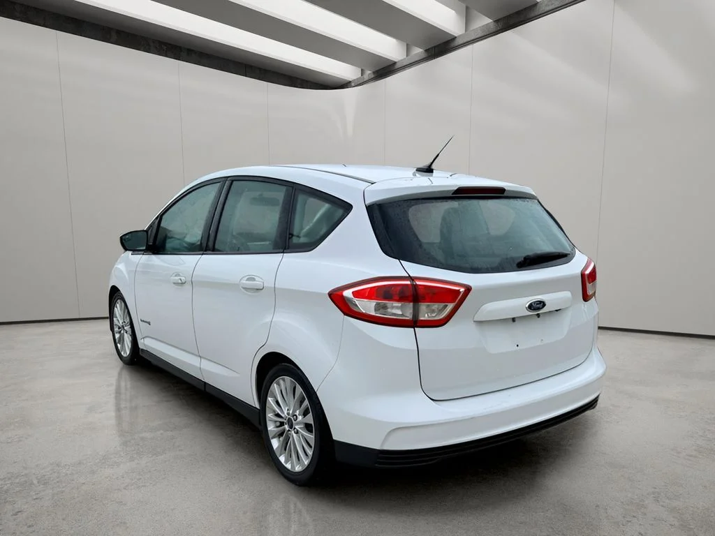 Used 2018 White Gold Metallic Ford SE image 3