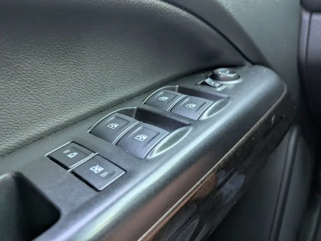 Used 2022 Gray GMC Elevation image 22