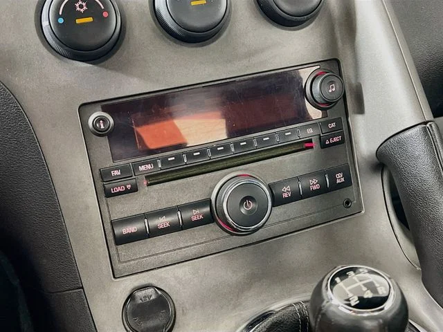 Used 2007 Yellow Pontiac Base image 15
