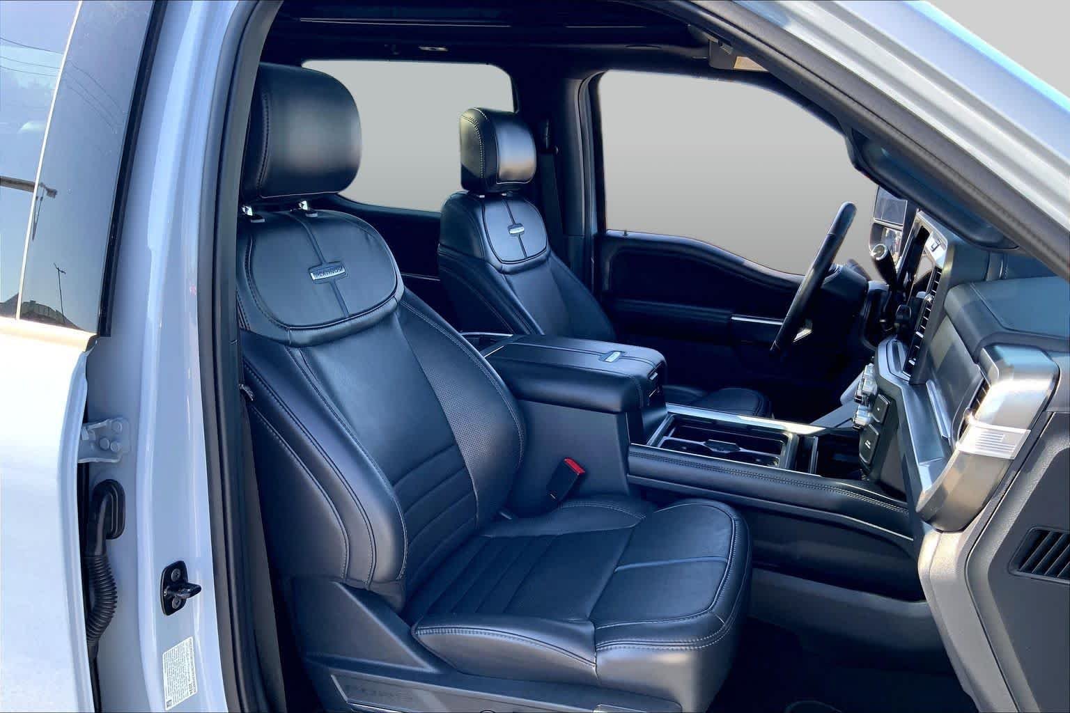 Used 2025 Glacier Gray Metallic Tri-Coat Ford Platinum image 9
