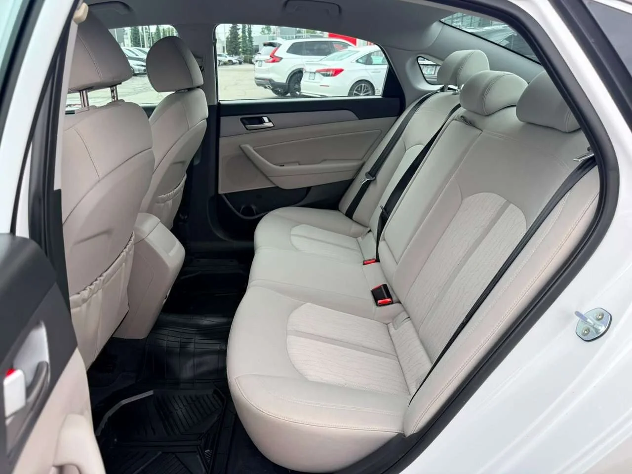 Used 2019 Hyper White Hyundai Hybrid Preferred Dilawri Certified   Local BC   Cl image 14