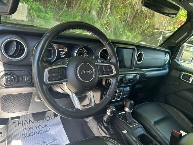 Used 2022 Black Clearcoat Jeep Overland image 17