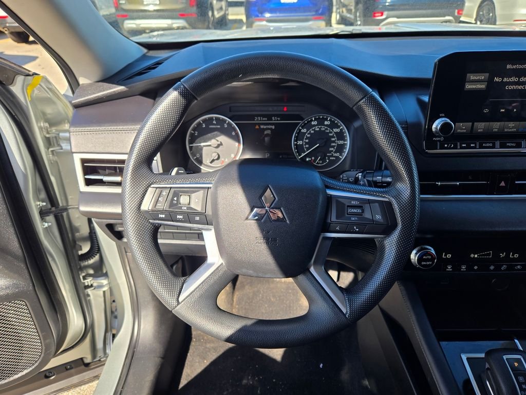 2024 Mitsubishi Outlander ES - Photo 37