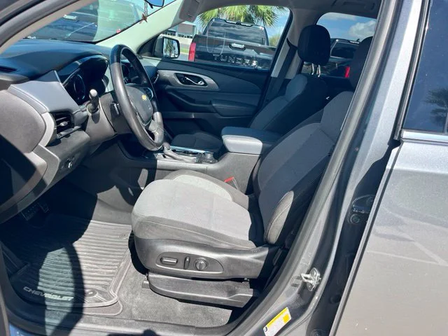 Used 2019 Gray Chevrolet LT image 9
